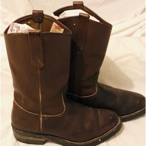 Red Wing 1114 Pecos brown leather boots size 8 1/2. Made in the USA